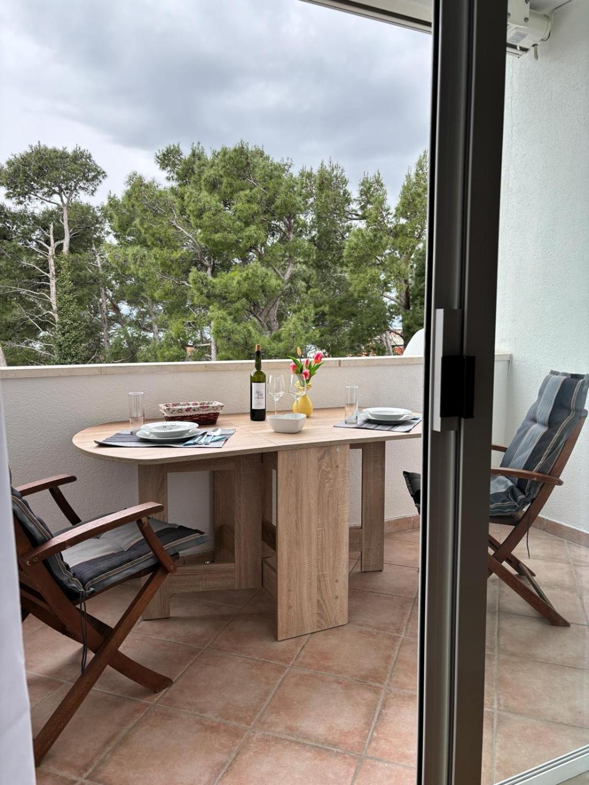 Apartment Eny Baška Voda Eksteriør billede