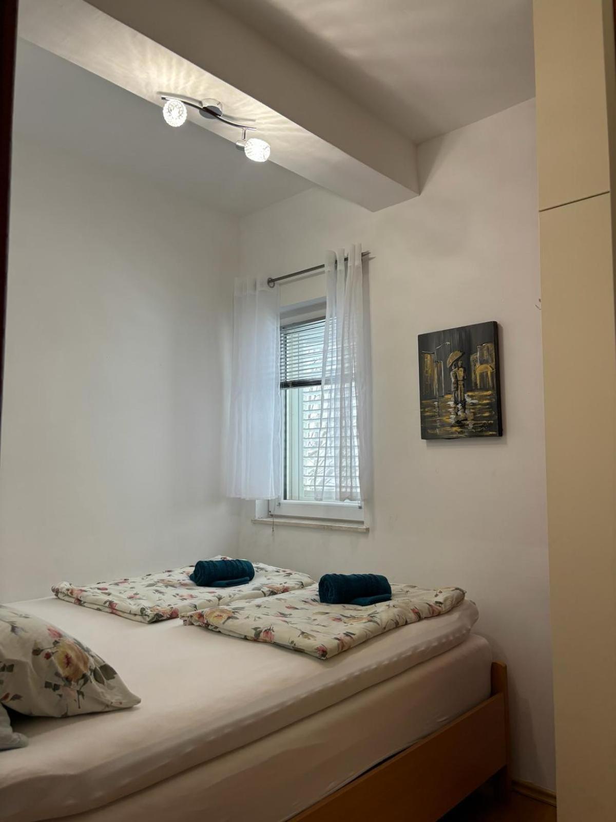 Apartment Eny Baška Voda Eksteriør billede